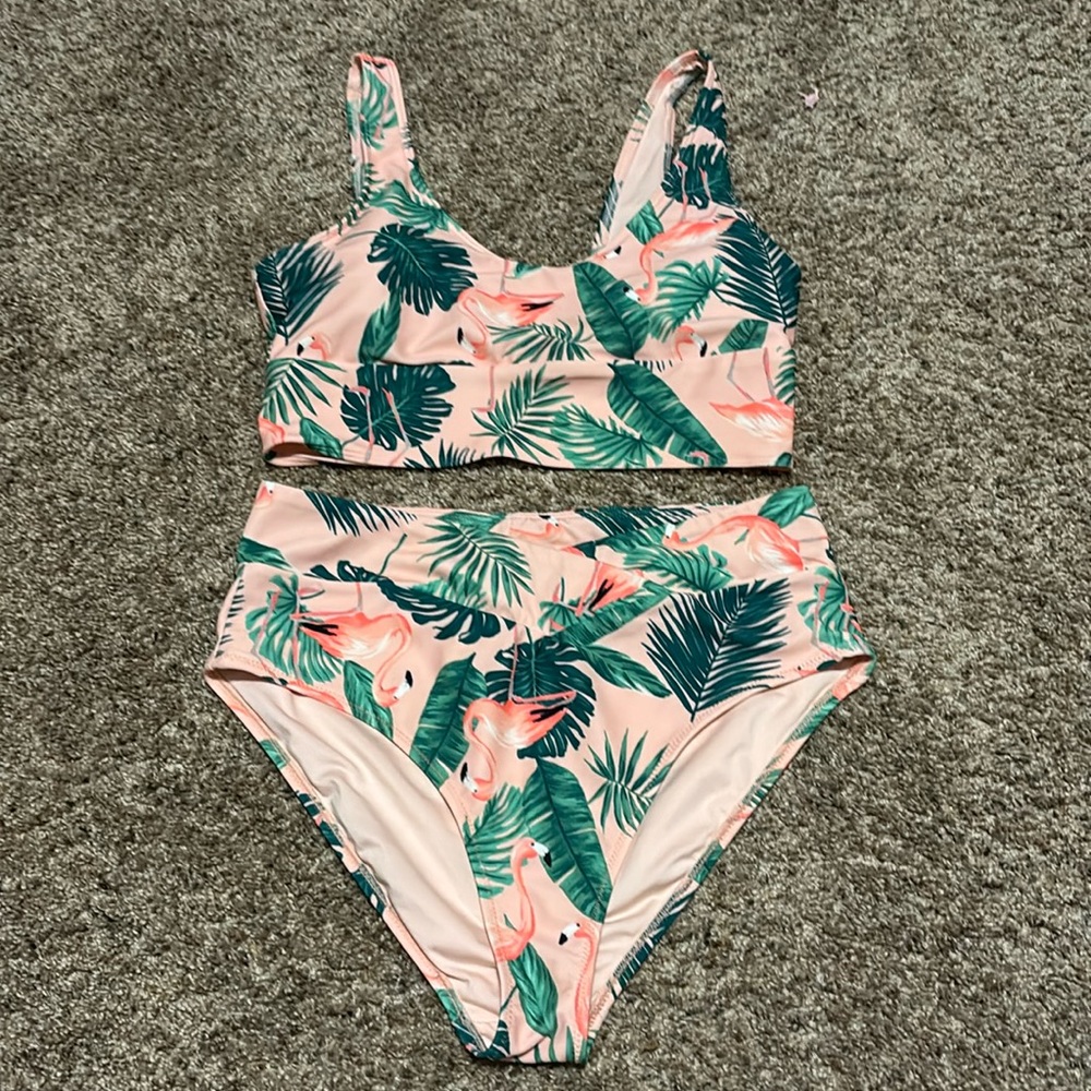 Old Navy High waist cross over two piece set!